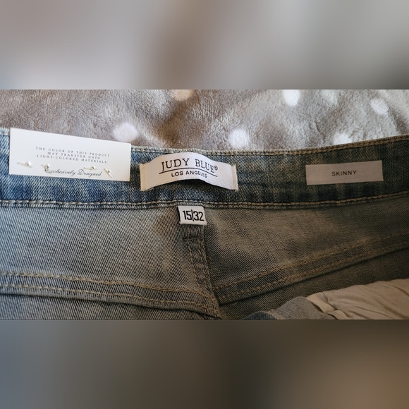 Lace detail distressing jeans - Picture 5 of 7